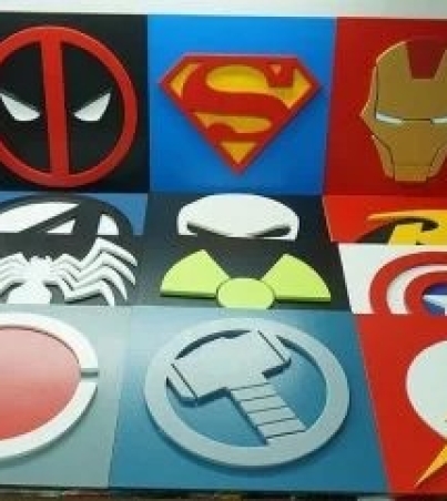 Logotipos de Super Heróis